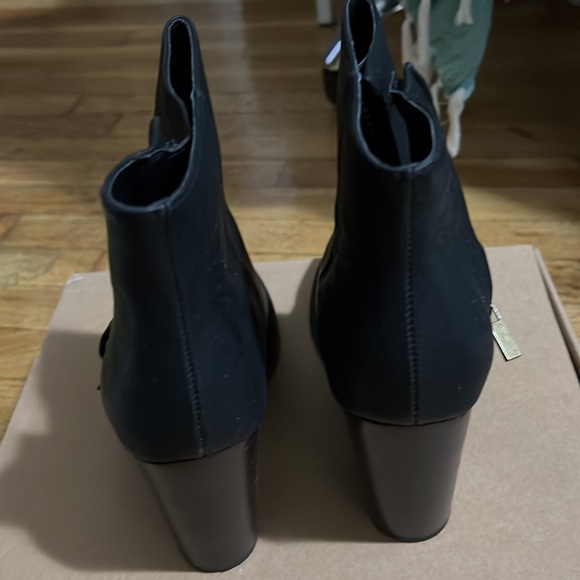 UO silence + noise black booties - Picture 3 of 4